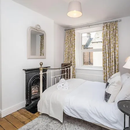 3 The Townhouse