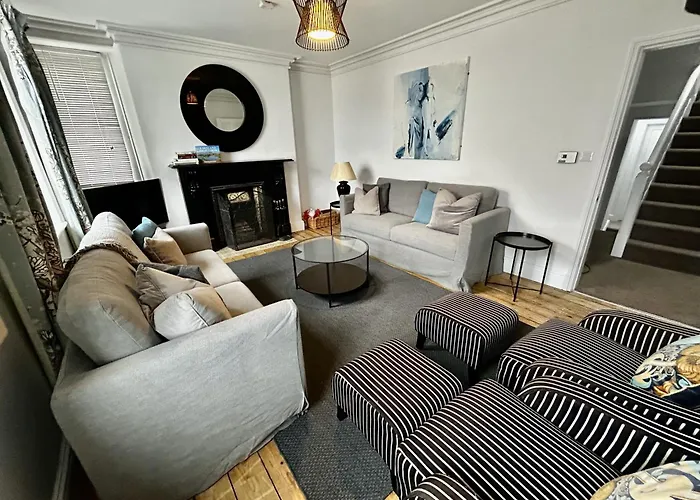 3 The Townhouse بيت للعطل كيسويك