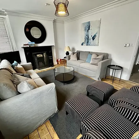 3 The Townhouse بيت للعطل كيسويك